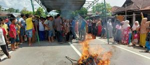 Update Warga Hutapuli Blokir Jalinsum. Ketua DPRD Kabupaten Madina: Kisruh Itu Murni Kesalahan Pemerintah Pusat