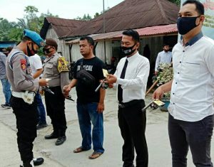 Senpi Personil Polsek Lima Puluh Diperiksa