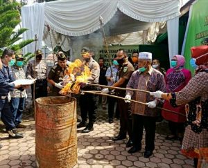 Kejari Paluta Musnahkan 25 Kasus Barang Bukti Yang Telah Ingkrah