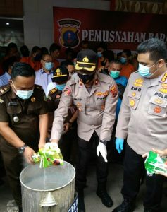 Polisi Rebus 54 Kg Sabu Asal China