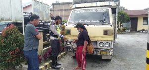 Menyeberang Jalan Dua Bocah Ditabrak Truk di Saribudolok Seorang Tewas