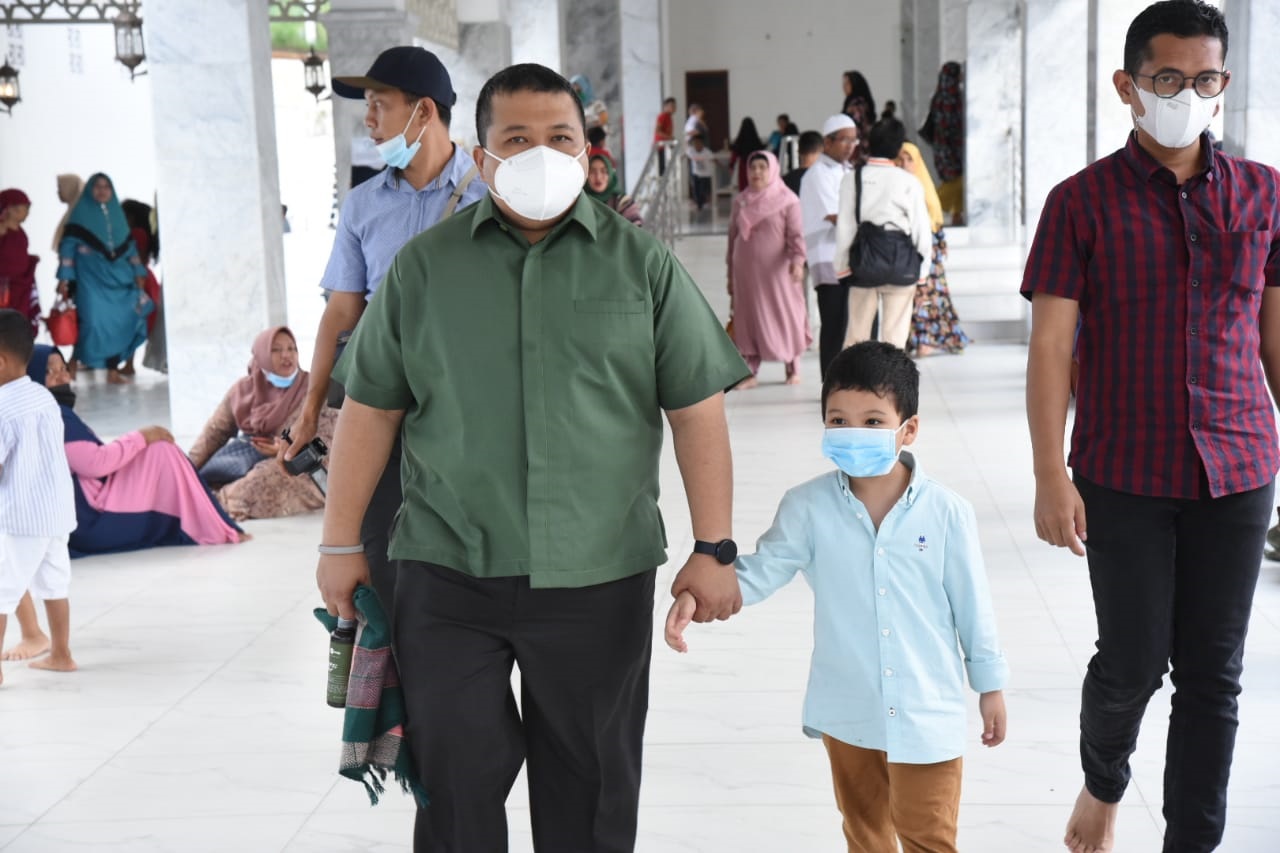 Makna Isra Mikraj Bagi Bupati Tapsel Salat Terbukti Mampu Menjadi Solusi Dalam Setiap Permasalahan Lensakini Com