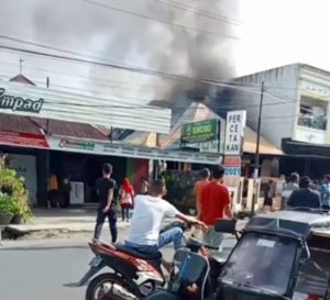 Pagi-pagi, Rumah Lurah Bincar  Padangsidimpuan Terbakar