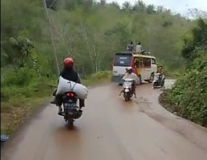 Sempat Tertimbun Longsor, Akses Jalan Sidimpuan-Tapsel Kembali Lancar