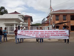 Demo di Kejaksaan Sidimpuan, Mahasiswa: Pak Kajari Uda Makan?