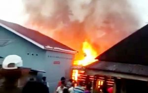 Warga Panik, Dua Rumah di Desa Pardomuan, Tapanuli Selatan Terbakar