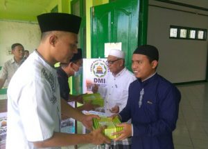 Jumat Berbagi Bersama DPD DMI Kota Padangsidimpuan di Masjid Ali Mukhtar