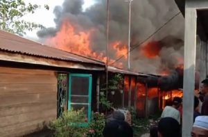 Gegara Tabung Gas Meledak, Sembilan Rumah di Batubara Terbakar