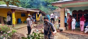 Longsor di Tebing Tinggi Rusak Rumah Salah Seorang Warga