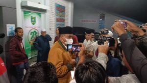 Kunjungi Warga Sibanggor yang Keracunan, Bupati Madina Minta PT SMGP Bertanggung-jawab