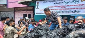 Mantap! Komunitas Lampu Merah Sidimpuan Bagikan Ratusan Paket Sembako