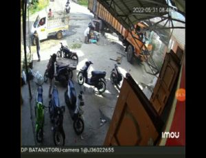 Ini Rekaman CCTV Laka Lantas Maut yang Menewaskan Penarik Betor di Batang Toru, Tapsel