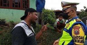 Supir Truk yang Terguling di Sidimpuan Diduga Enggan Menunjukkan Identitas ke Polisi