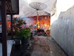 Dua Rumah di Kelurahan Bincar Padangsidimpuan Terbakar, Warga Panik