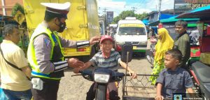 Lucu, Ditegur Polisi 2 Bocah Pengendara Betor di Tapsel  Malah Ketawa