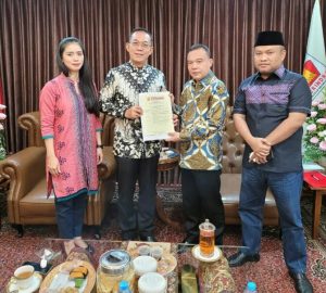 Gus Irawan Pasaribu Terima SK Revitalisasi DPD Gerindra Sumatera Utara