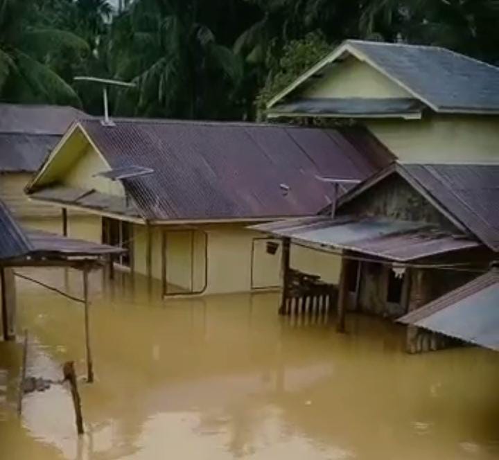 banjir merendam Lima Kecamatan