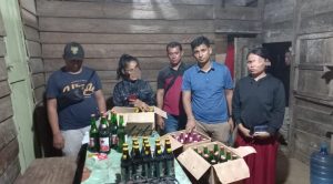 3 Warga Bersama Puluhan Botol Miras Diamankan Polisi Tapsel