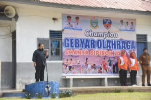 Dolly Pasaribu Motivasi Siswa di Acara Gebyar Olahraga Smansa Sipirok