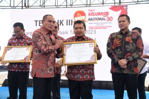 Mantap! Pemkab Tapsel Borong 4 Penghargaan Pada Hari Keluarga Nasional ke-30 Sumut di Samosir