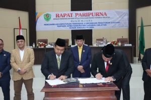 Bupati dan Pimpinan DPRD Tapsel Tandatangani Persetujuan Bersama Ranperda APBD Tahun 2024