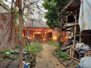 Satu Unit Rumah Semi Permanen Hangus Terbakar di Sidimpuan