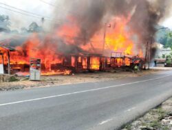 Kios 7 Pintu Terbakar di Padangsidimpuan