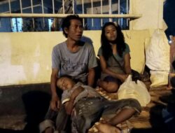 Hanya Ada Sarung Untuk Alas Tidur, Pasutri Bersama Anaknya yang Balita Asal Tapteng Terlantar di Sidimpuan