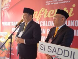 Daftar ke KPU Sidimpuan, Irsan Efendi: Hari-hari ini Tidak Sedikit Orang lebih Banyak dia Habiskan Waktu Mikirin Saya