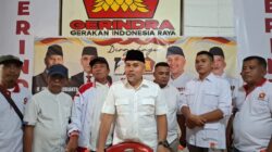 Foto : Ketua DPC Partai Gerindra Kota Padangsidimpuan Rusydi Nasution Bersam Pengurus (Yudis)