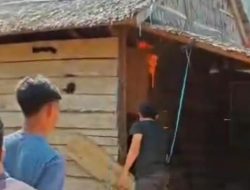 Amarah Warga Memuncak, Rumah Ortu Pelaku Pembunuhan Bocah Ludes Terbakar